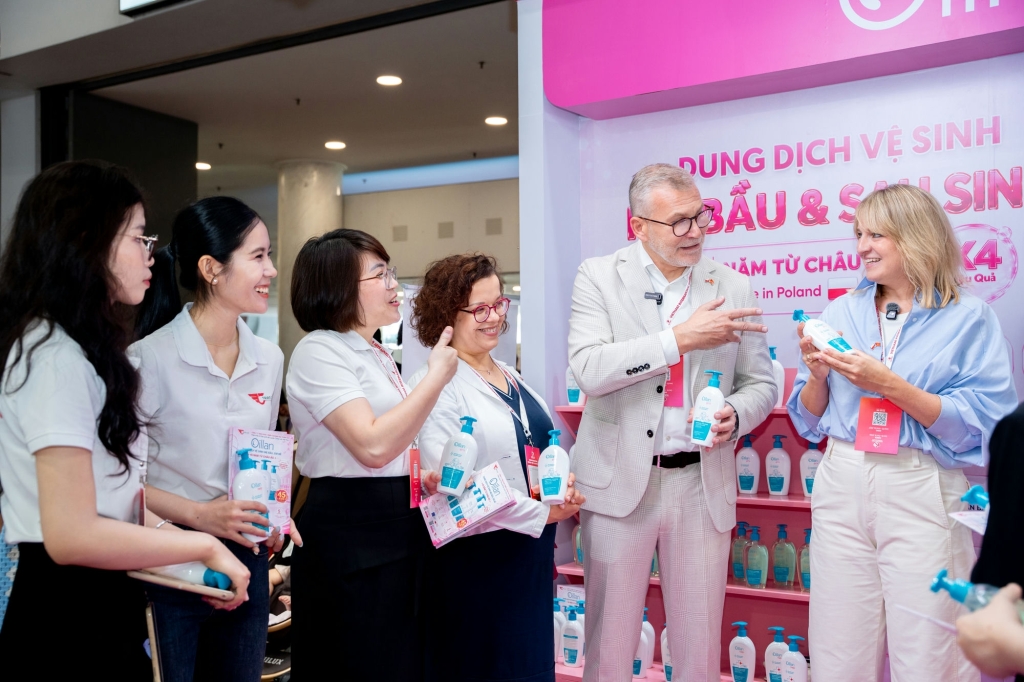 Oillan – Dung dịch vệ sinh mẹ và bé 45 năm từ châu Âu